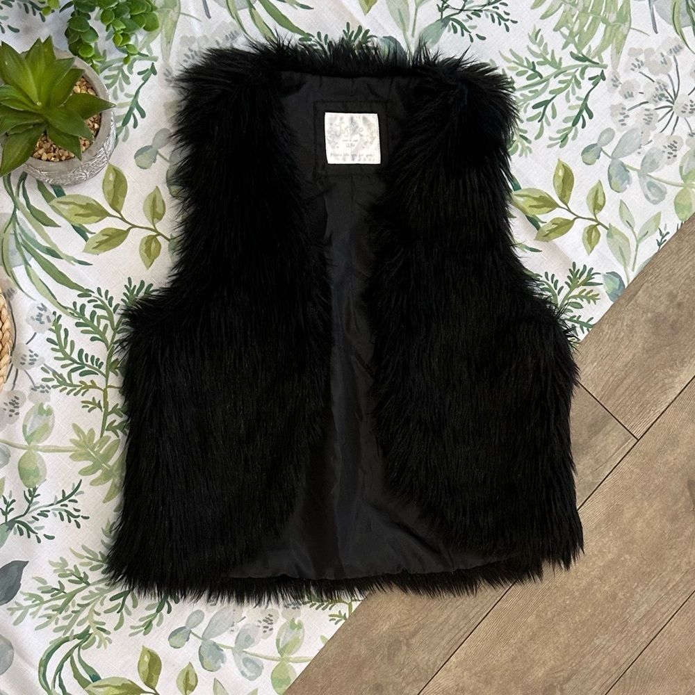 Justice Girls Black Faux Fur Vest Size 12/14
